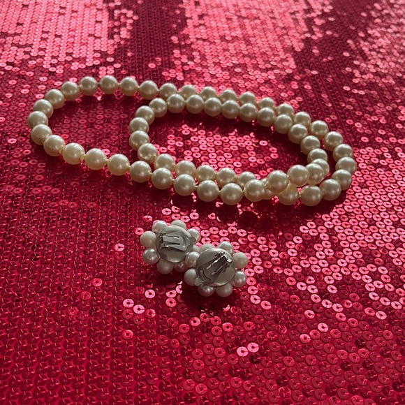 Vintage Cream Pearl Necklace and Earring Set - Picture 4 of 4